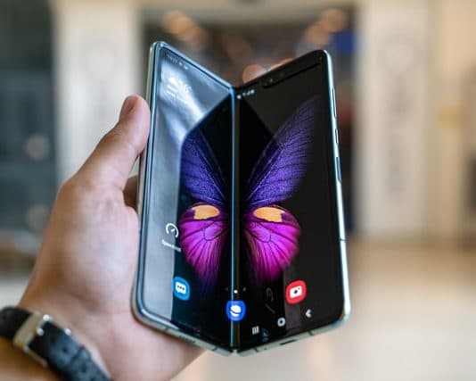 Foldable smartphone